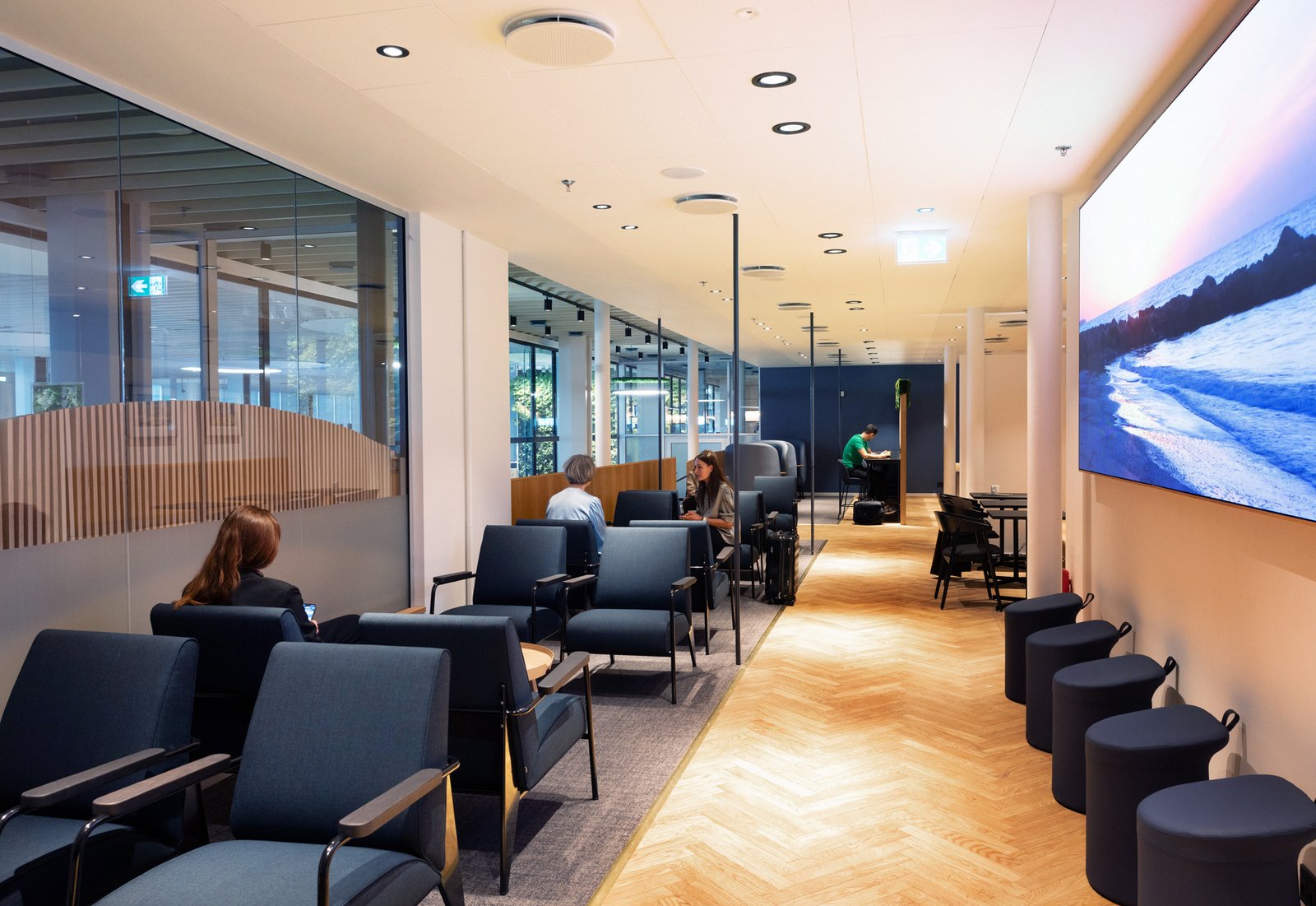 INDY_BLUE_STUDIO_VIP_LOUNGE_DESIGN_DANSKE_BANK_AVIATOR_AVIA_SOLUTIONS_GROUP_8